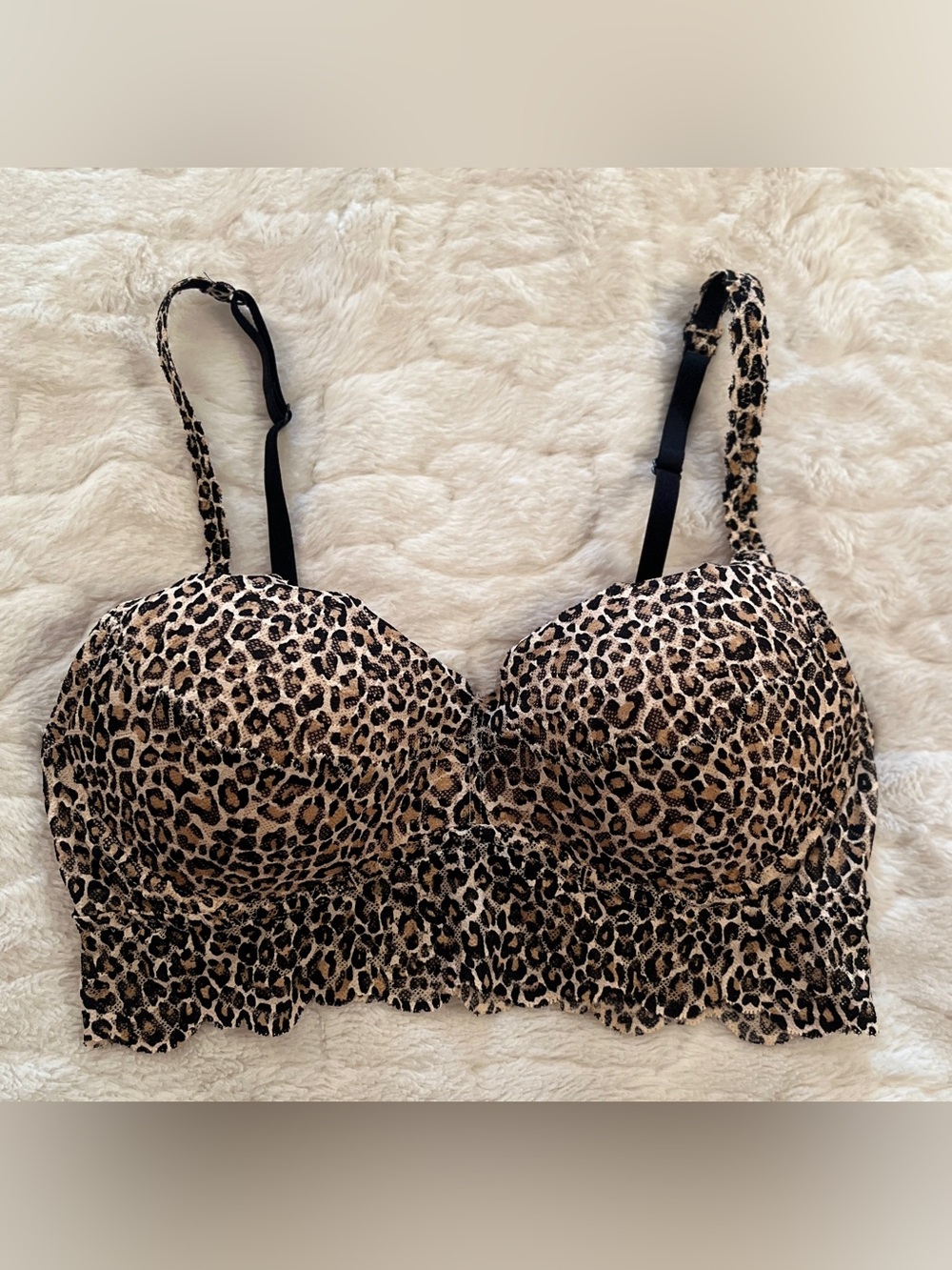 Victoria's Secret PINK
Leopard Print Scalloped Lace
Bralette M